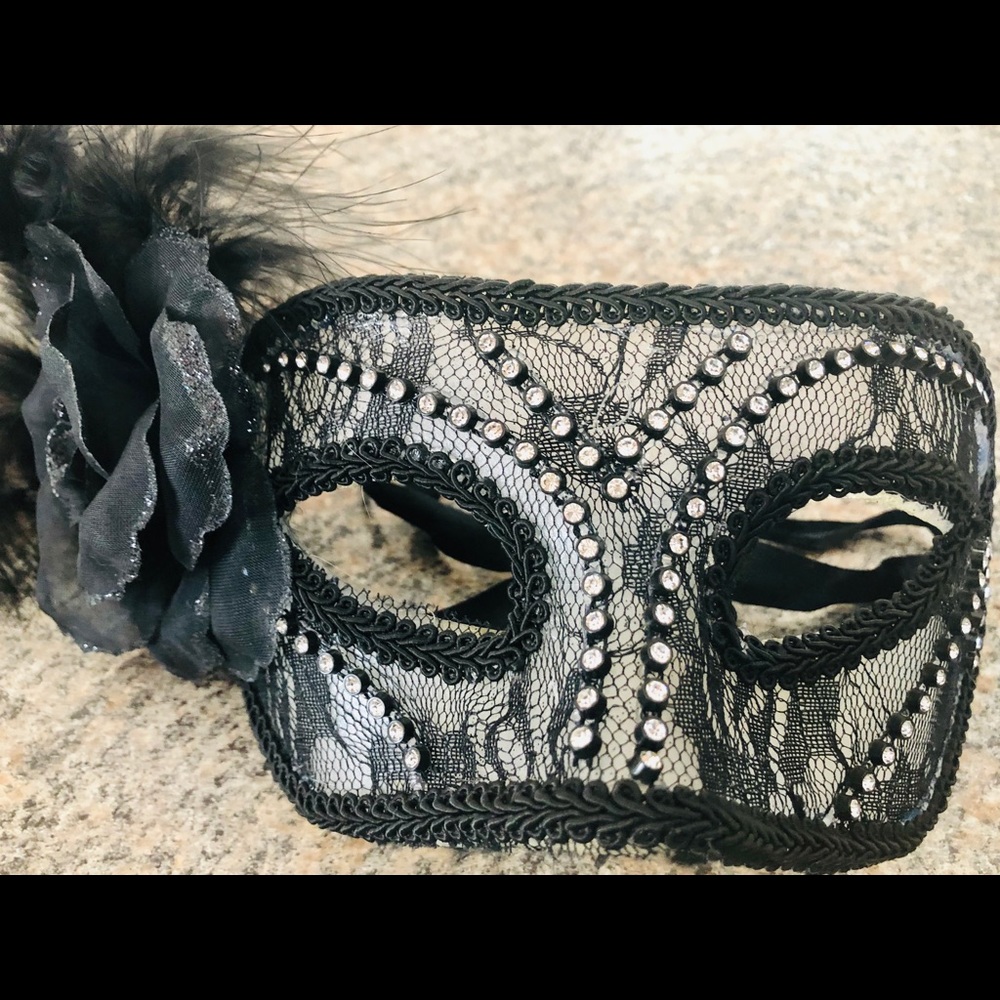 Black Masquerade Mask
